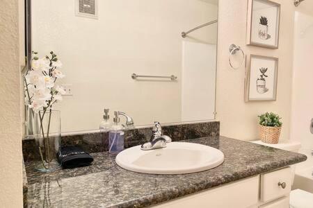 Experience Sacramento With Tranquil Lakeside Views Exterior photo